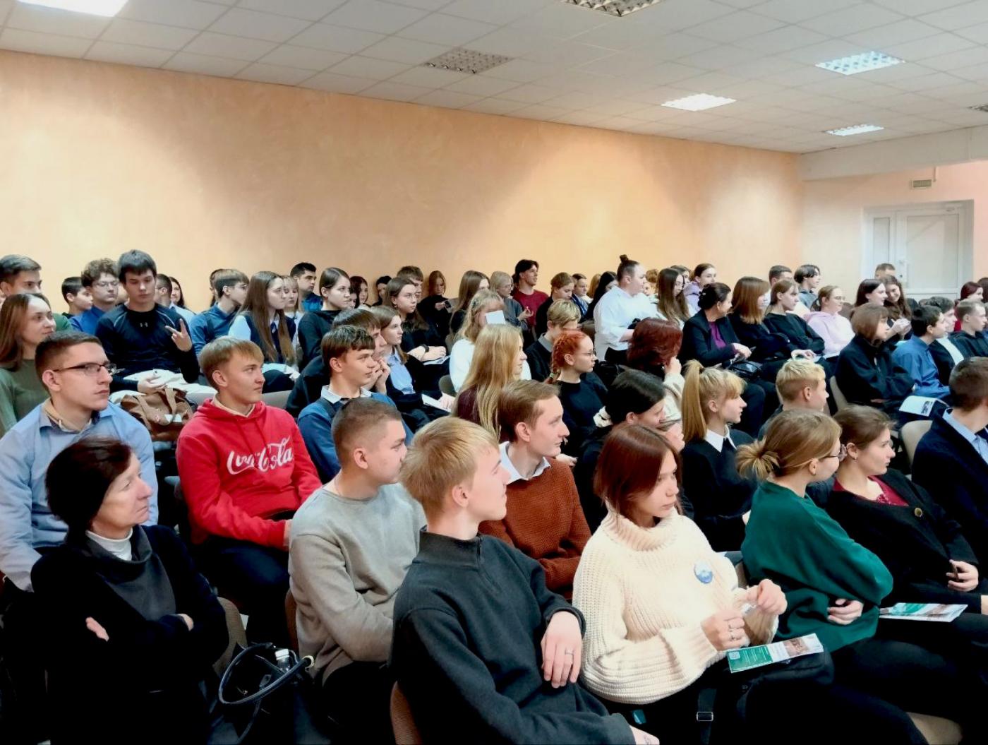 В объективе – учащиеся школ и гимназий Гомеля